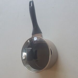 NWOT Farberware Q22T Nonstick Saucepan with Lid